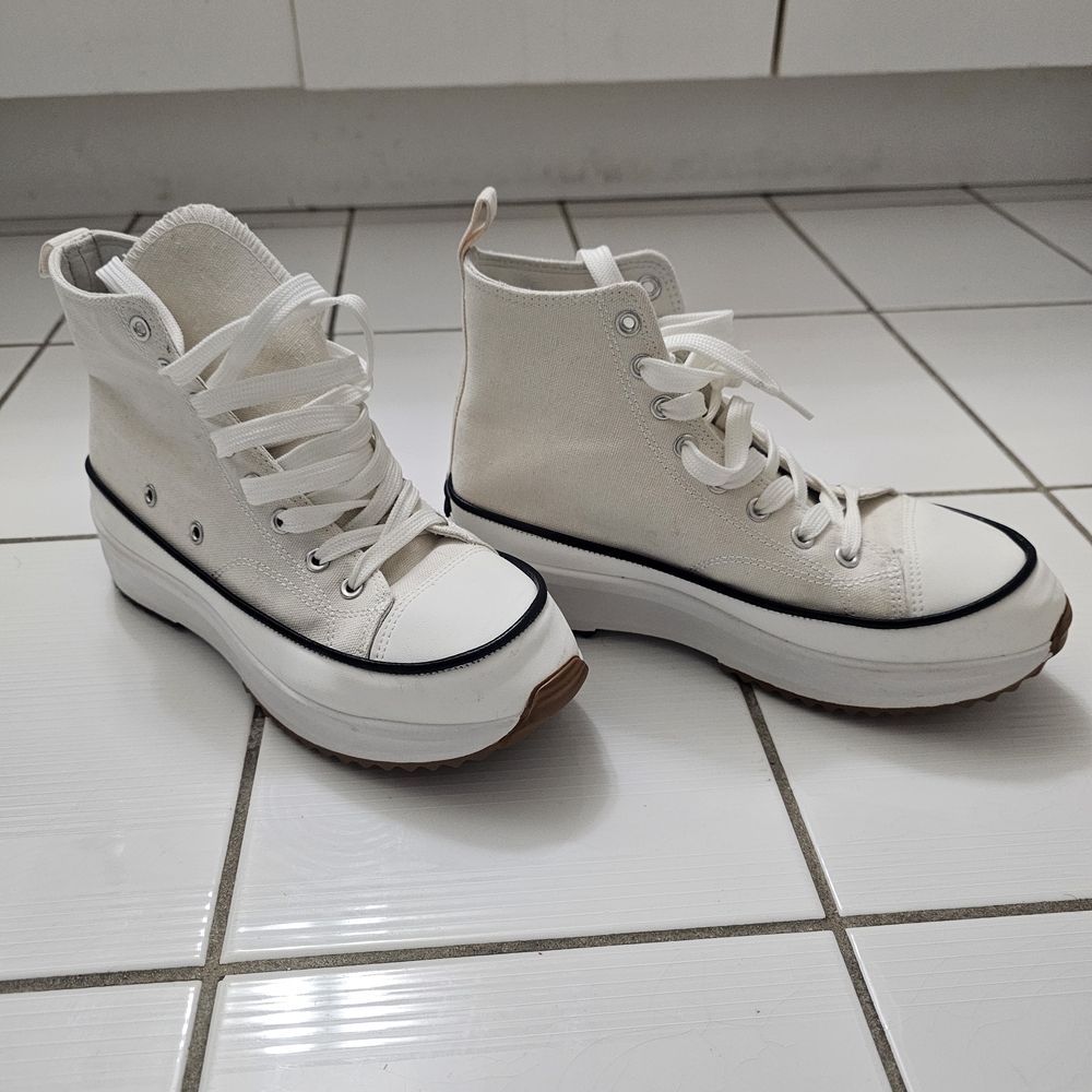 Women's High-Top Canvas Platform Sneakers - White Sz 9